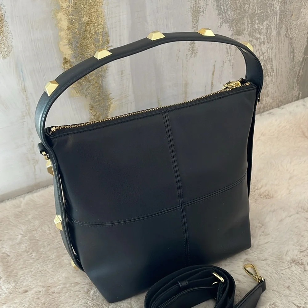 DKNY Black crossbody Annabelle Cov Hobo - Hobo. 🎁💗🫶🏽 - Picture 5 of 6